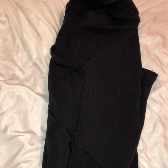 Black Lululemon leggings - Picture 2 of 4